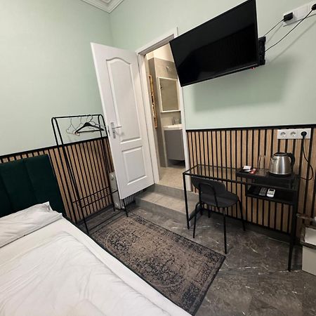 Cozy Modern Space At The Heart Of The City Дебрецен Экстерьер фото